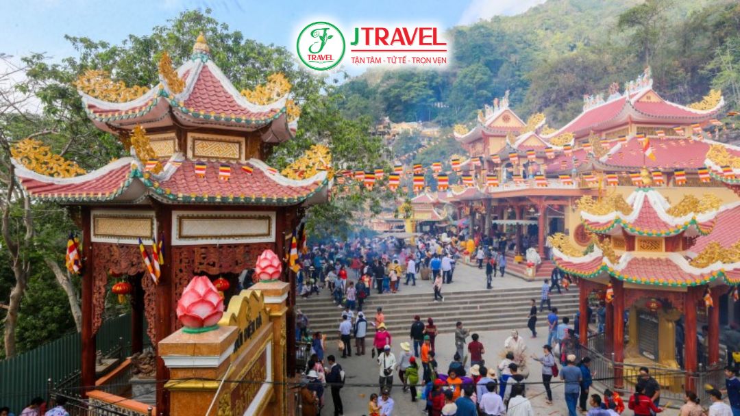 Hội xuân núi Bà