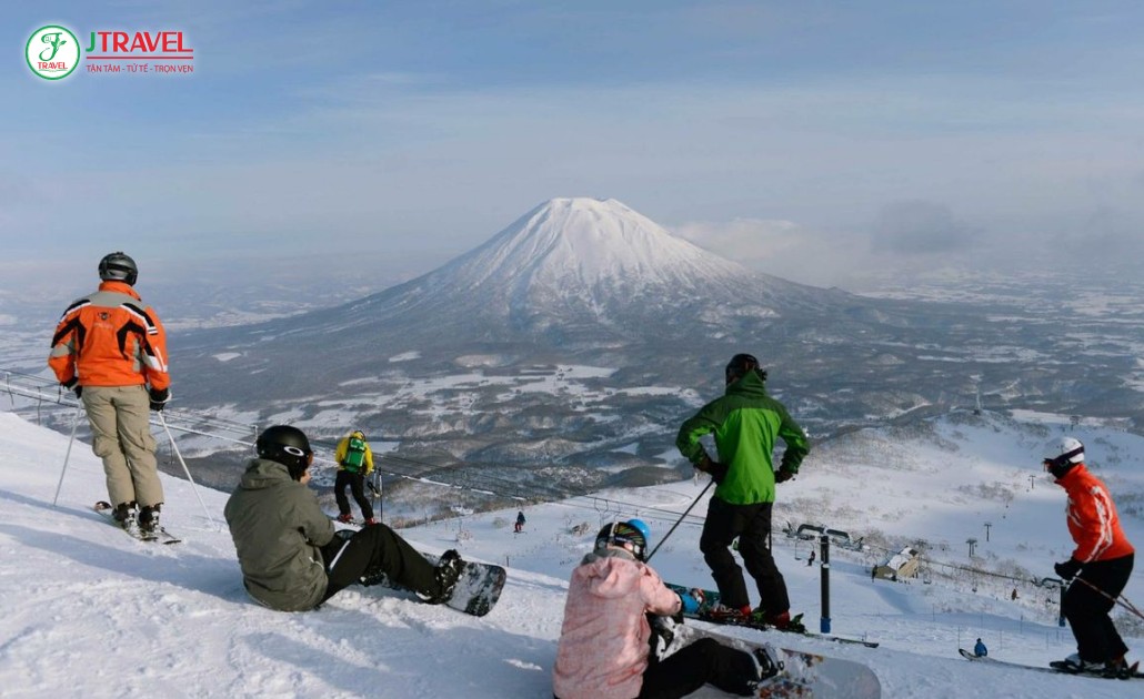 Trải nghiệm trượt tuyết tại Nhật Bản