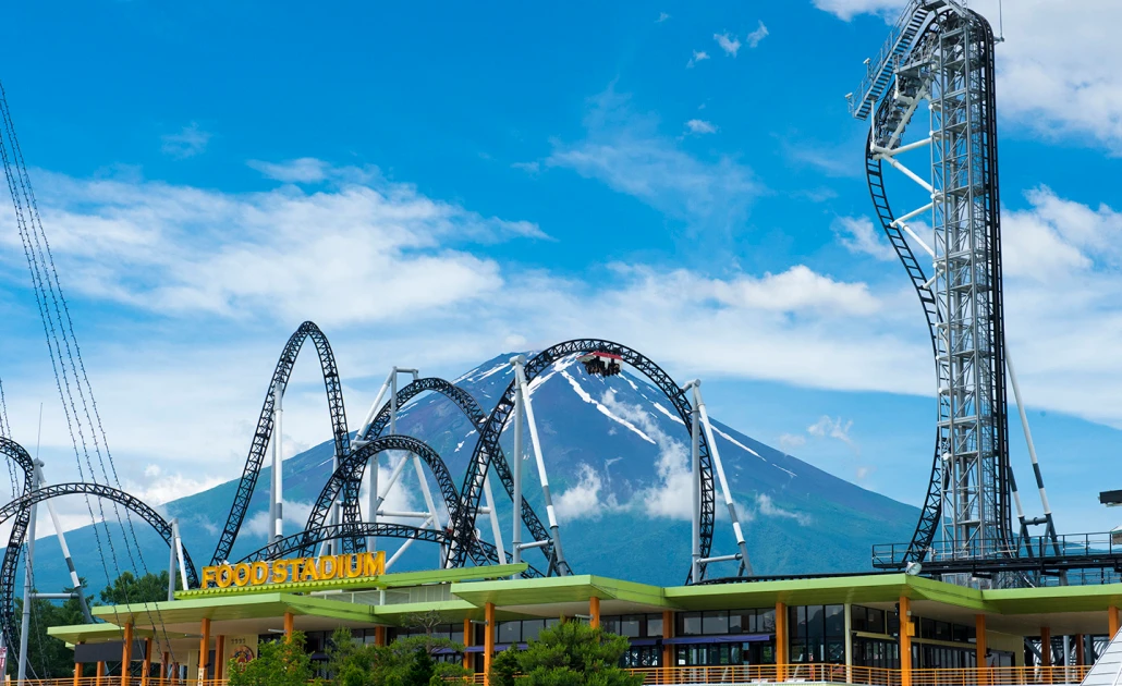 Fuji-Q Highland Tàu lượn cảm giác mạnh dưới chân núi Phú Sĩ