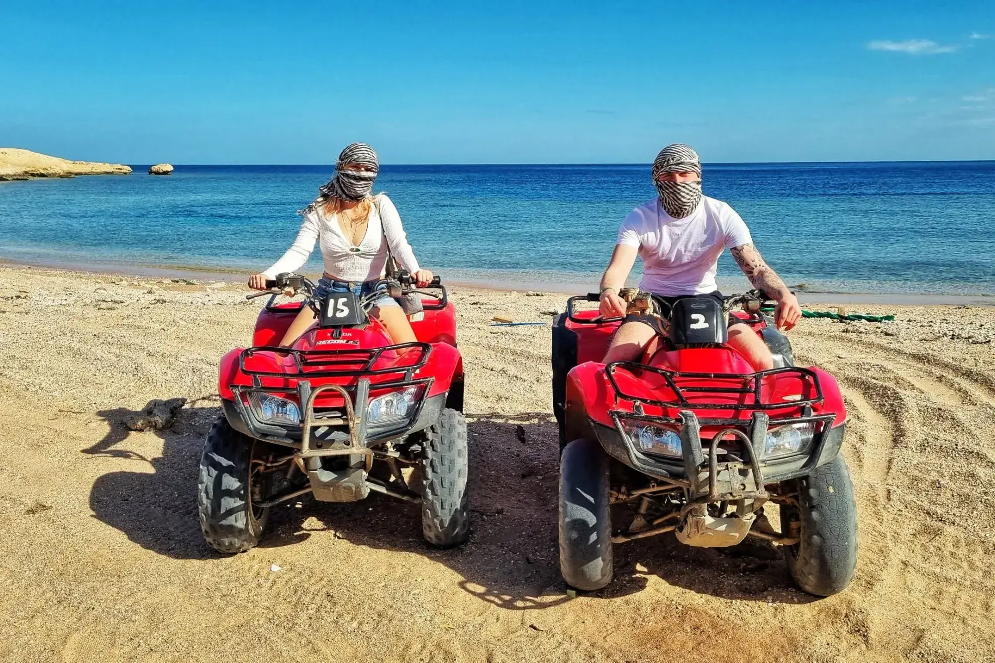 Du lịch mạo hiểm lái xe địa hình bốn bánh ở biển đỏ Hurghada