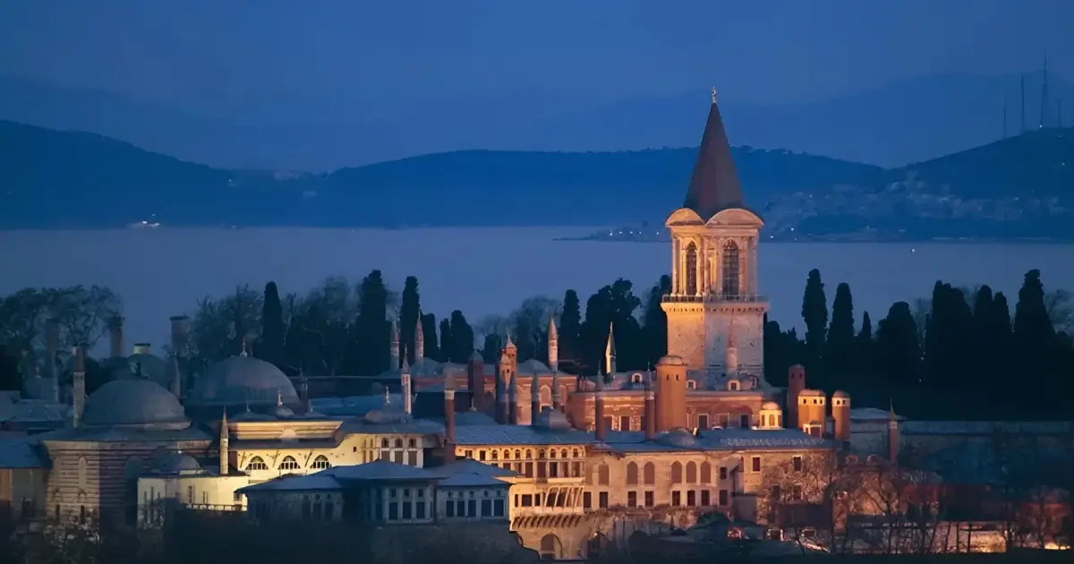 Cung điện Tokapi về đêm ở Thổ Nhĩ Kỳ