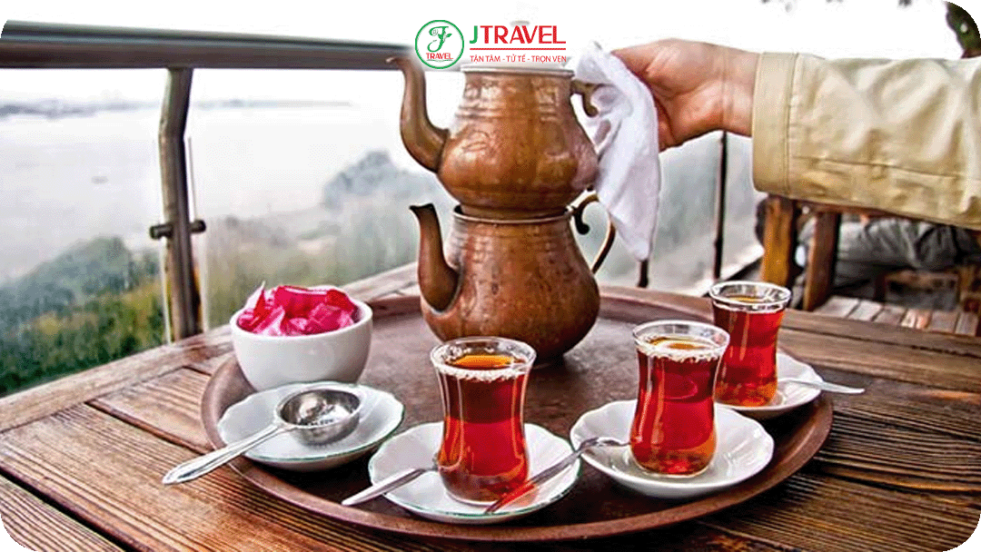 Cách pha trà çay độc đáo bằng ấm trà đôi