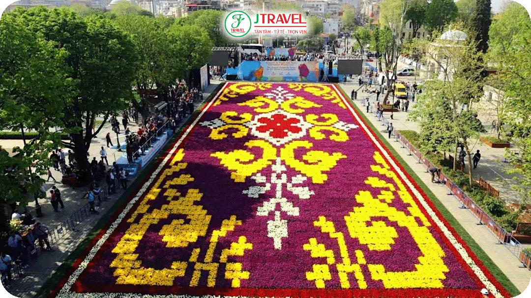 Lễ hội hoa Tulip thu hút hàng triệu du khách từ khắp nơi trên thế giới