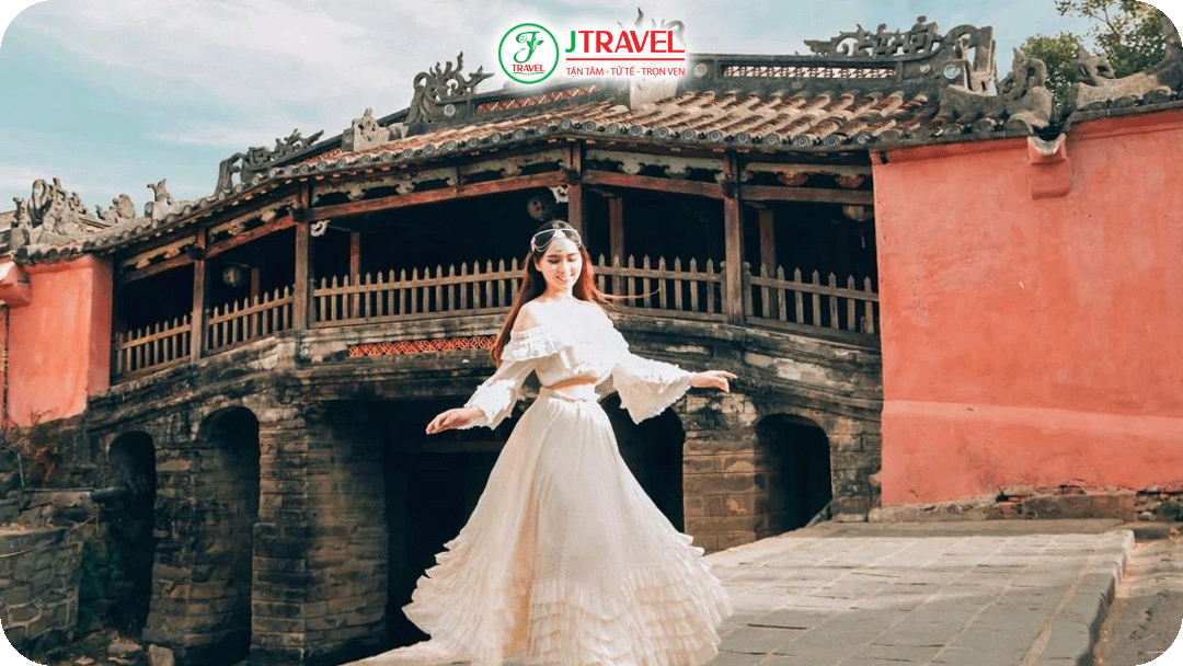 Chùa Cầu là địa điểm check-in mang tính biểu tượng của Hội An