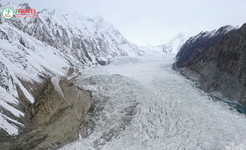 Trải nghiệm đi bộ trực tiếp trên sông băng Hopper