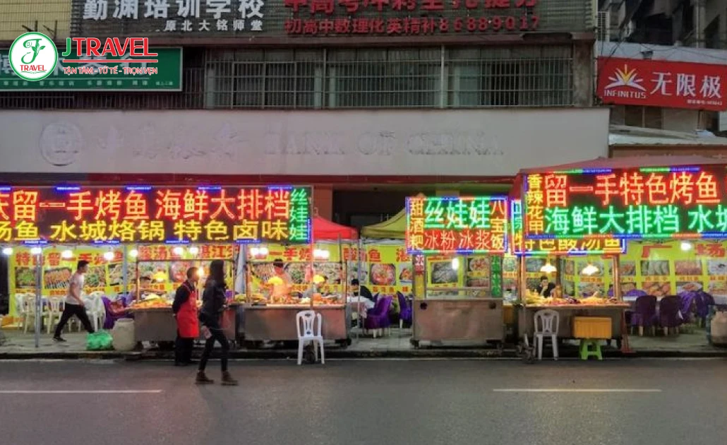 Chợ đêm Quý Dương nhộn nhịp, thiên đường ẩm thực Quý Châu