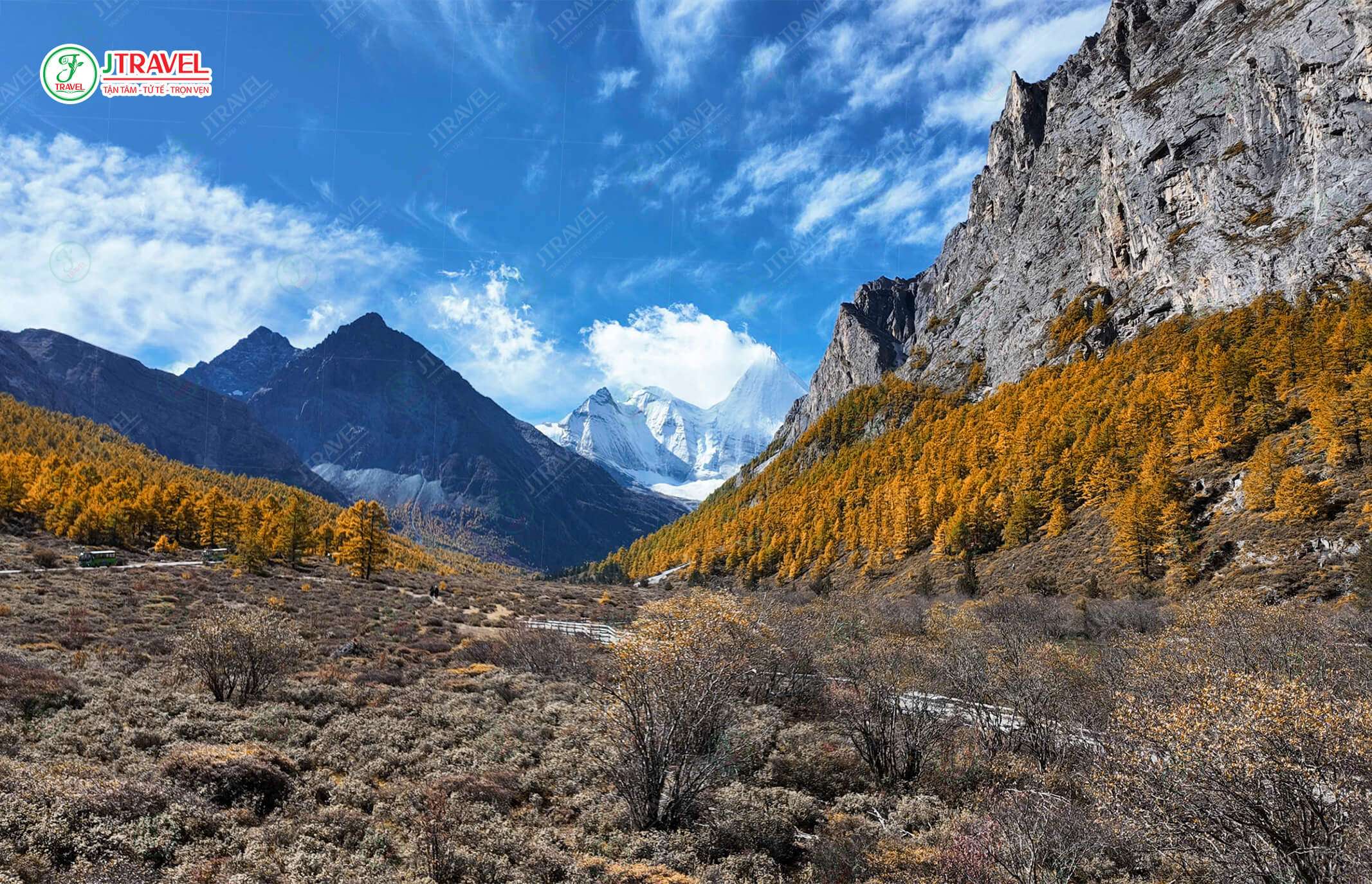 a-dinh-mua-thu-la-vang-chua-jtravel