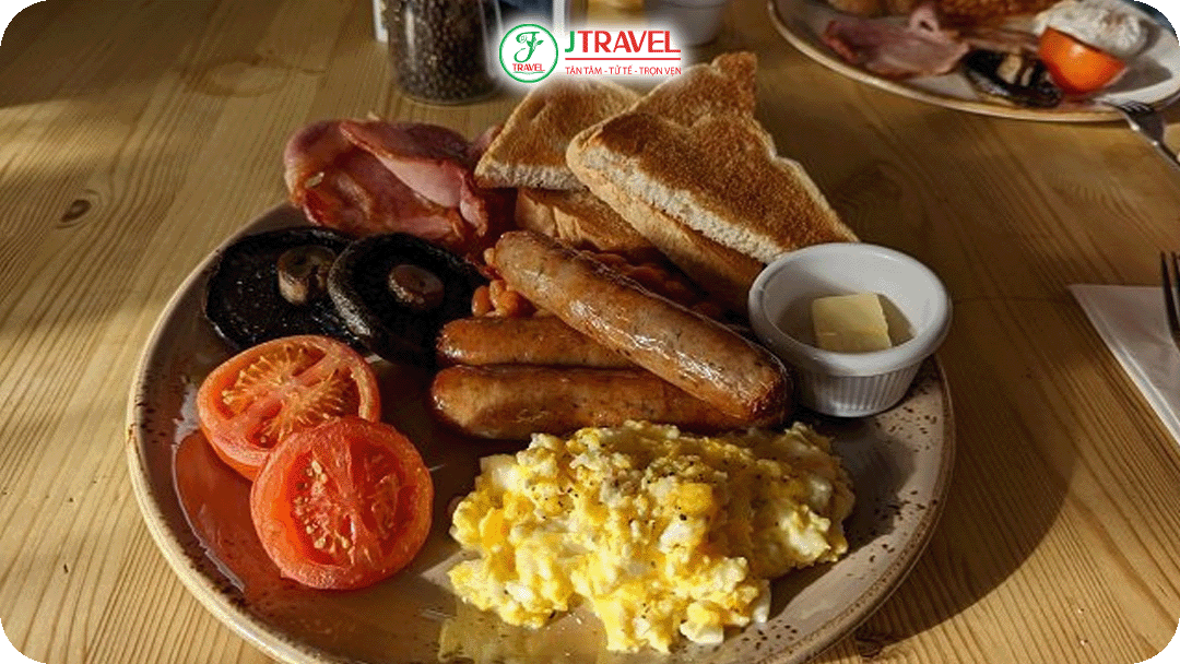 Ăn uống khi đi tour Anh Quốc có dễ không