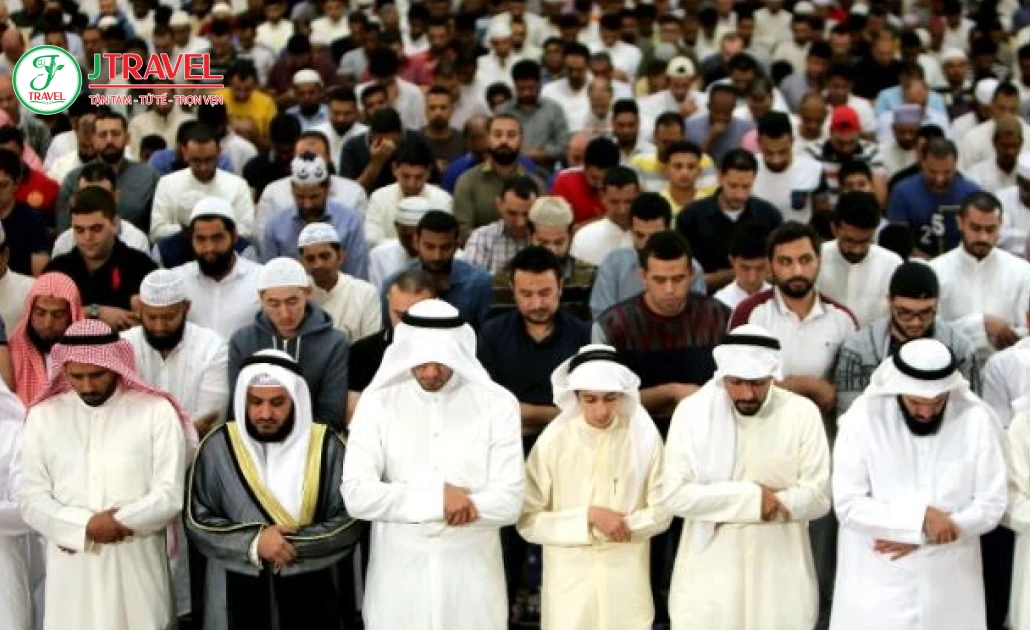 Văn hóa Hồi giáo hiện diện trong khu phố cổ Lahore với nhiều thánh đường nhỏ