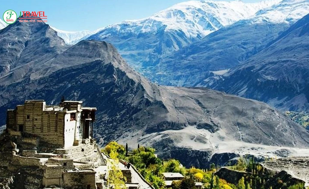 Karimabad trái tim Hunza Valley giữa núi non hùng vĩ