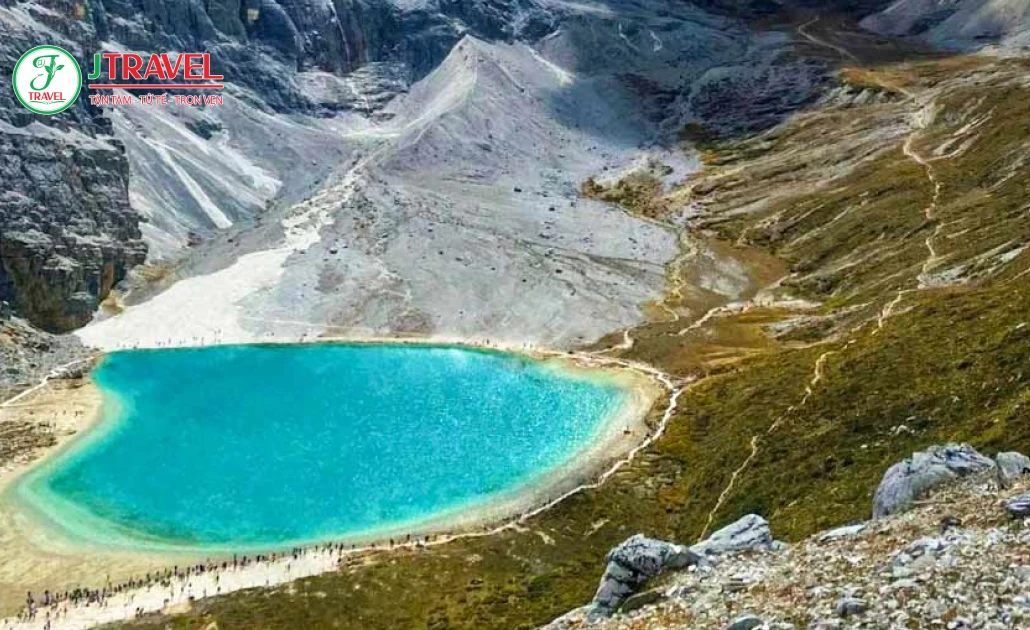 Không khí loãng ở khu Á Đinh khiến cơ thể dễ mệt