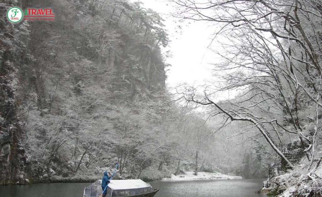 Tuyết trắng hoang sơ ở Tohoku