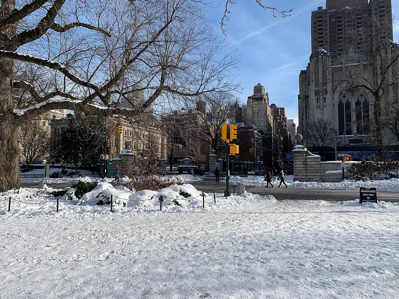 Central Park phủ tuyết tháng 12, du lịch Mỹ tháng 12 cần mặc đủ ấm