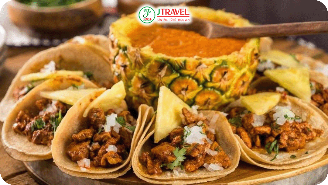 Tacos là món ăn đường phố đặc trưng ở Mexico