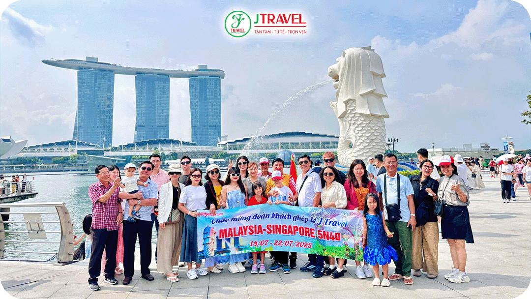 Du khách J Travel tham quan Công viên Merlion Park