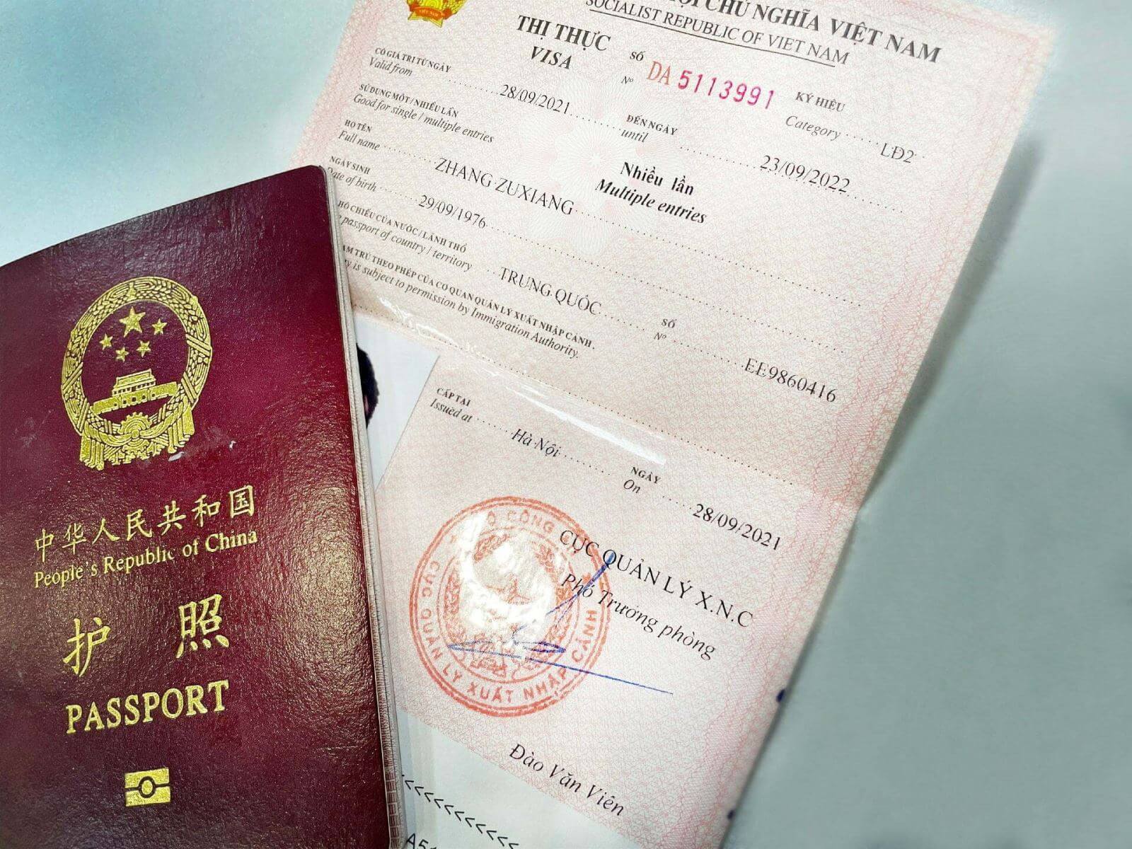 Visa và hộ chiếu là các loại giấy tờ không thể thiếu khi đi du lịch Trung Quốc