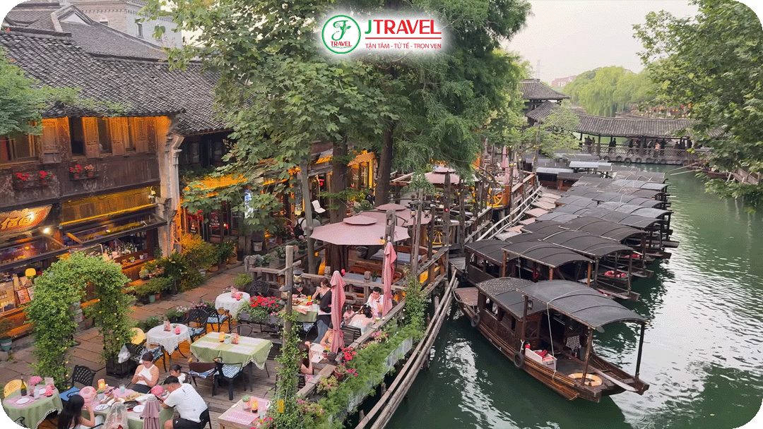 Thưởng cà phê ven kênh – ngắm Ô Trấn theo cách rất riêng