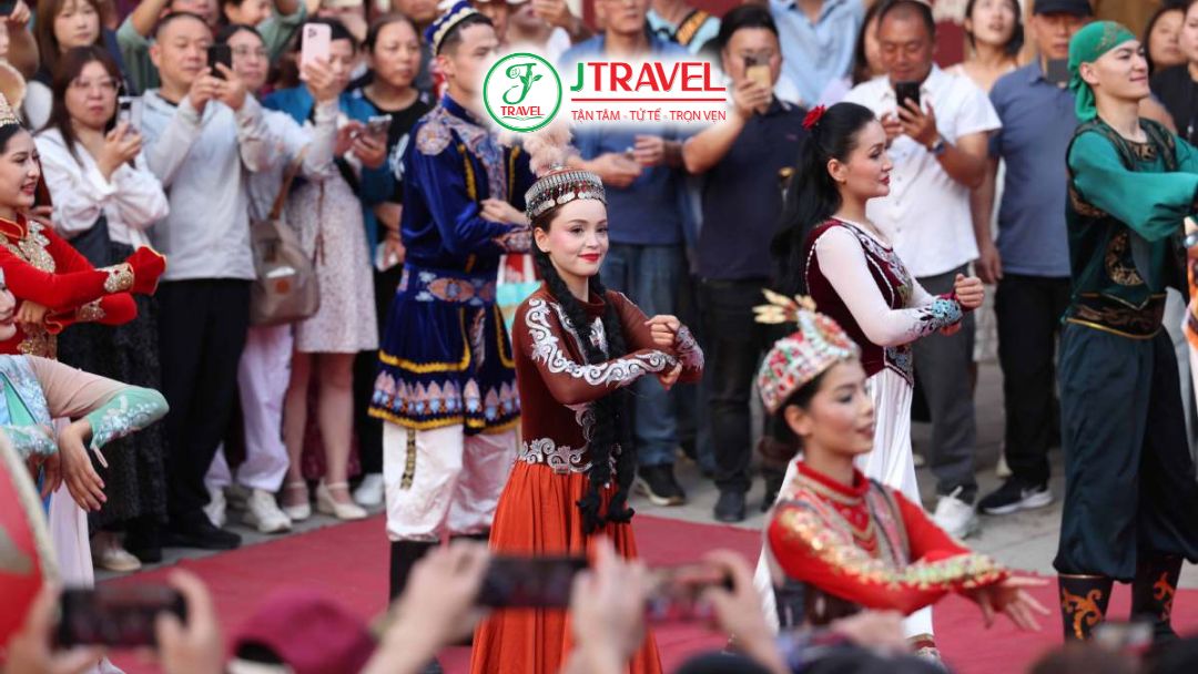 Hoạt động văn hóa tại xinjiang international grand bazaar