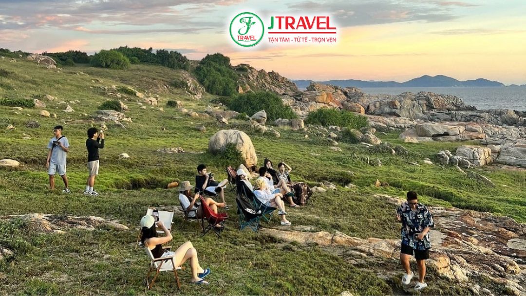 Đi bộ khám phá trên đảo