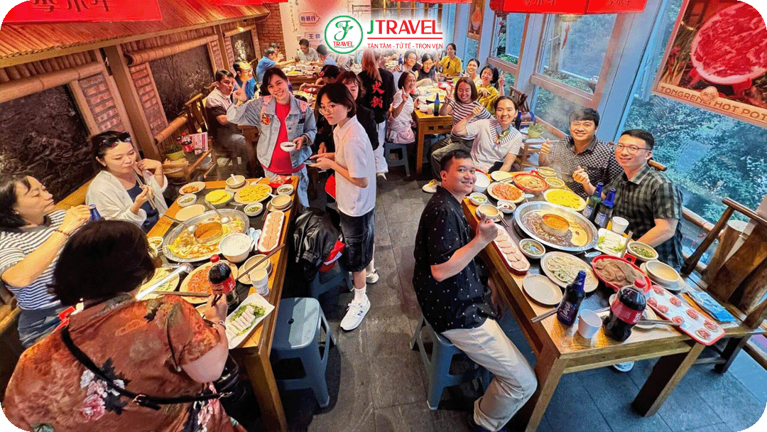 Thưởng thức lẩu Tứ Xuyên cay nồng