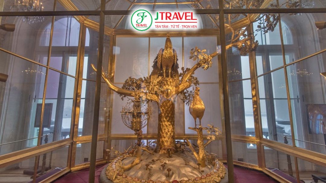 Phòng Đồng Hồ Con Công (Peacock Clock)