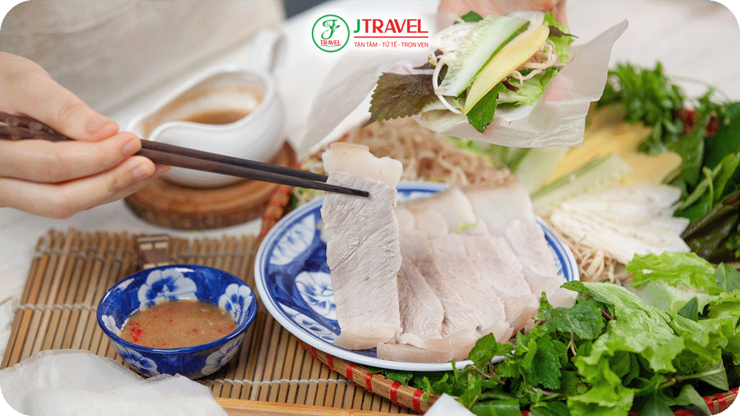 Bánh tráng cuốn thịt heo hai đầu da Đà Nẵng