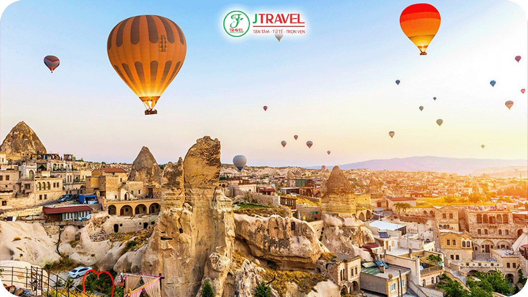 Ngắm khinh khí cầu vùng Cappadocia