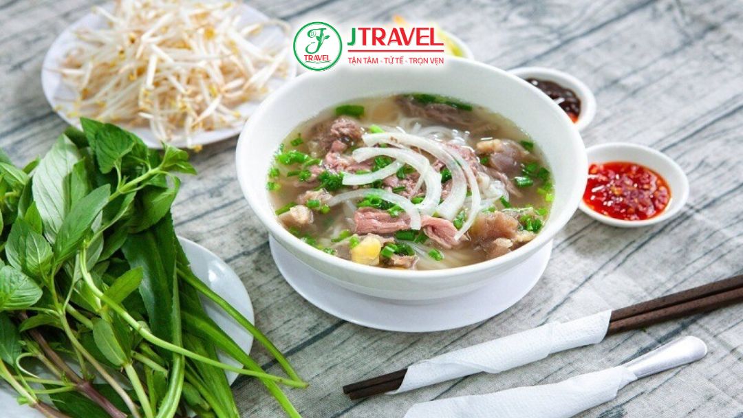 Món Phở Hà Nội với nước dùng thanh nhẹ