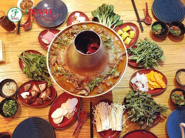 Lẩu Khoai Tây Naxi (纳西土豆火锅)