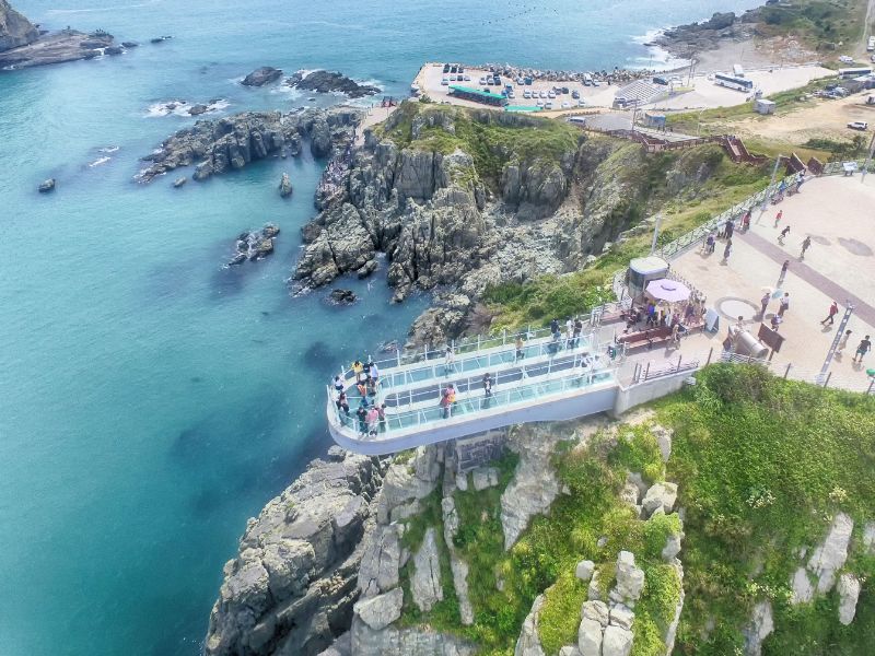 Cầu kính Oryukdo Skywalk