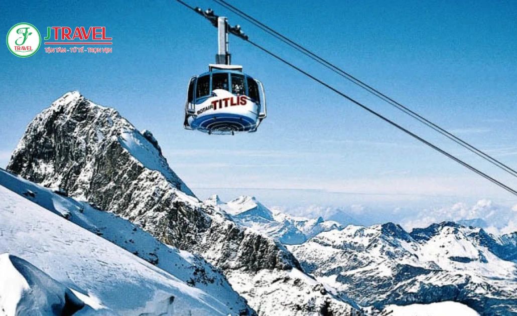 Núi Titlis Thụy Sỹ phủ tuyết trắng