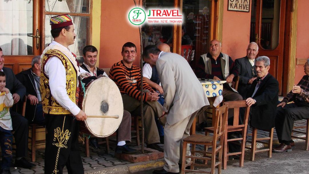 Thưởng thức cafe Thổ Nhĩ Kỳ ở quán truyền thống