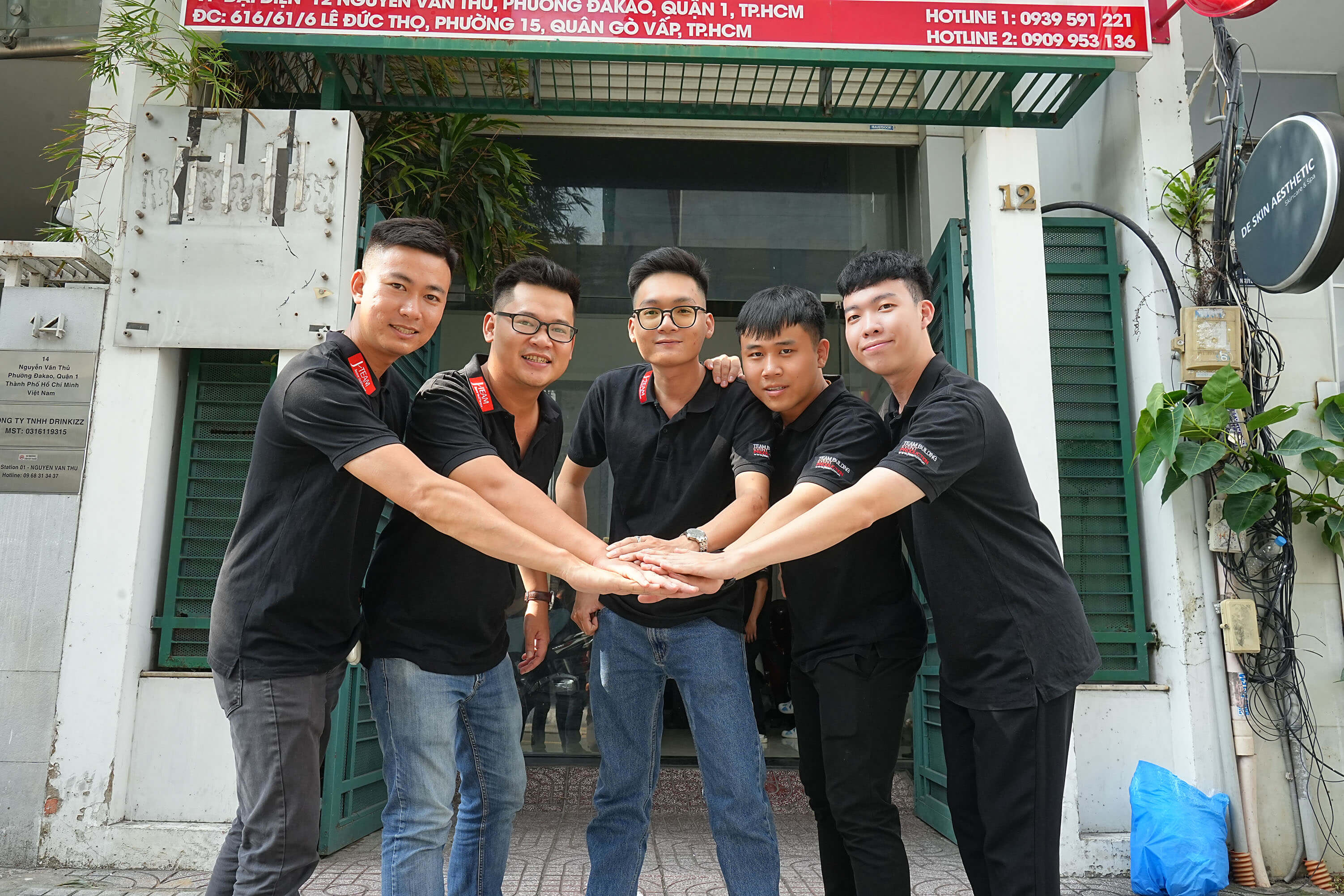 Hướng dẫn viên - trưởng đoàn J Travel
