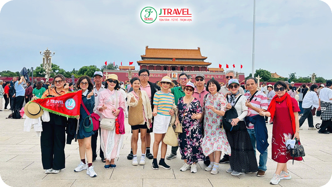 Quảng trường Thiên An Môn là địa điểm không thể bỏ lỡ tại Bắc Kinh