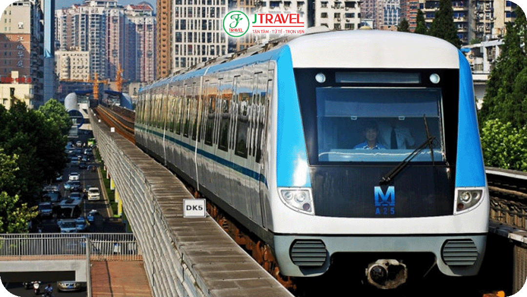 Tàu điện tại Vũ Hán khá phổ biến để di chuyển