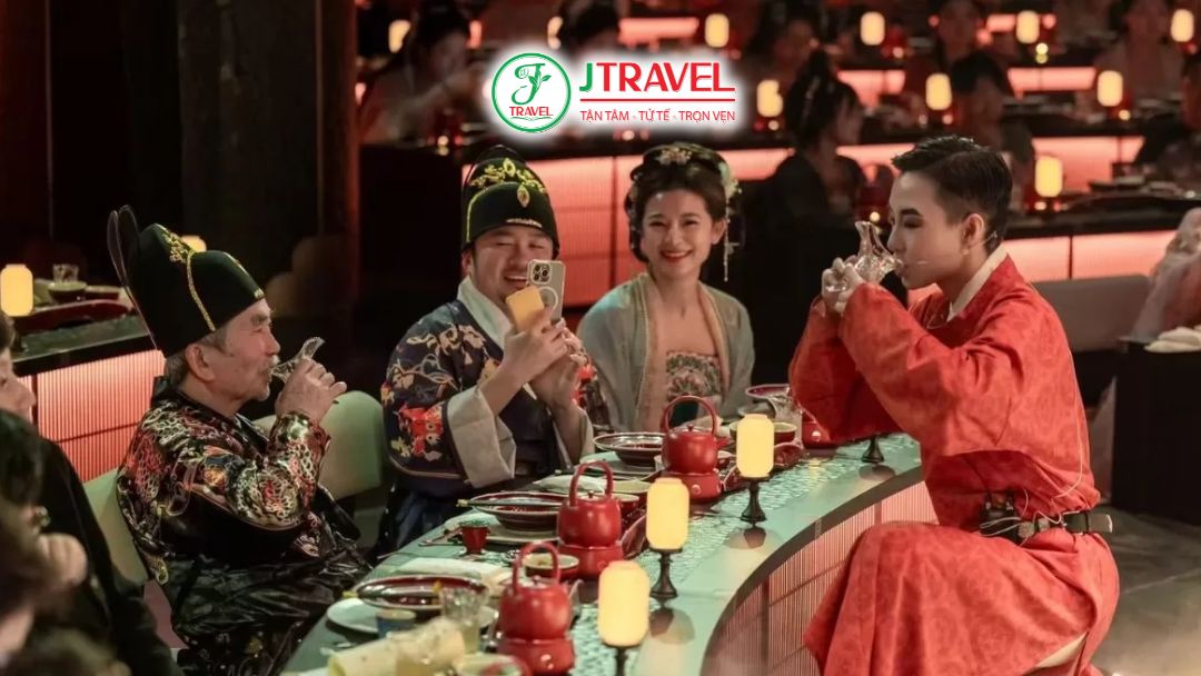 Du khách mặc Hanfu trải nghiệm tiệc cung yến Hàng Châu