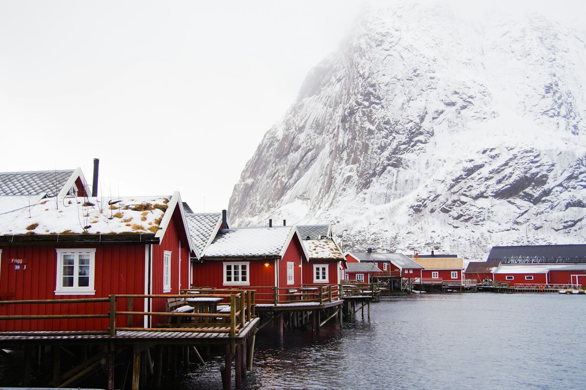Những ngôi nhà đỏ ở làng chài Reine, Lofoten