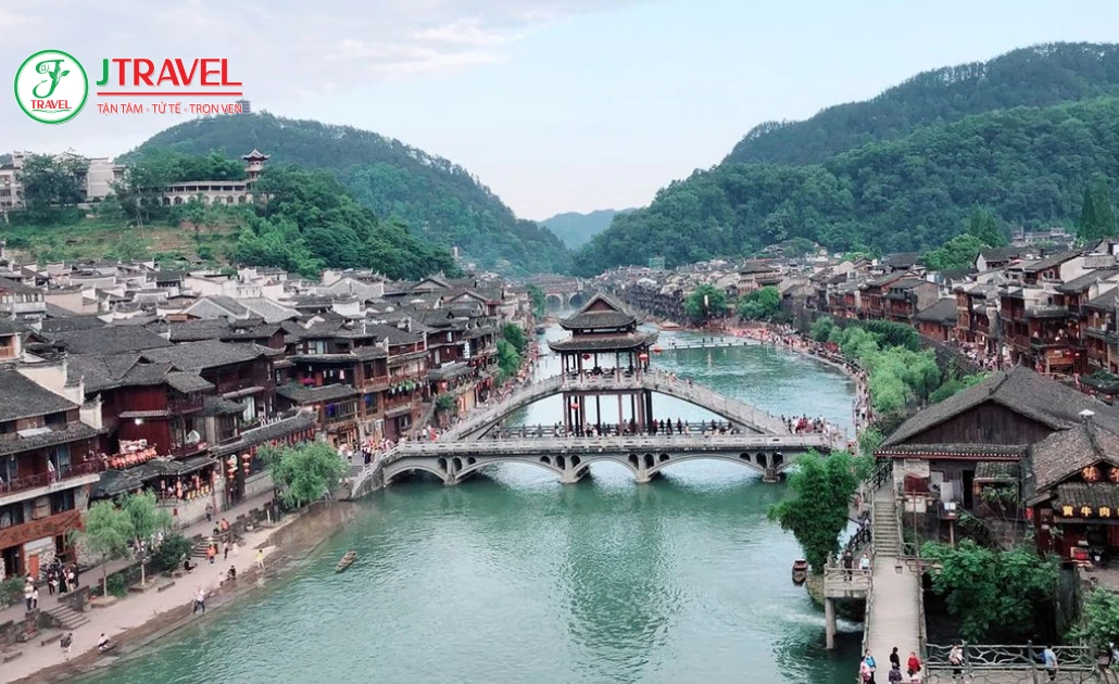 Thiên Hộ Miêu Trại phù hợp du lịch cùng bạn bè và gia đình