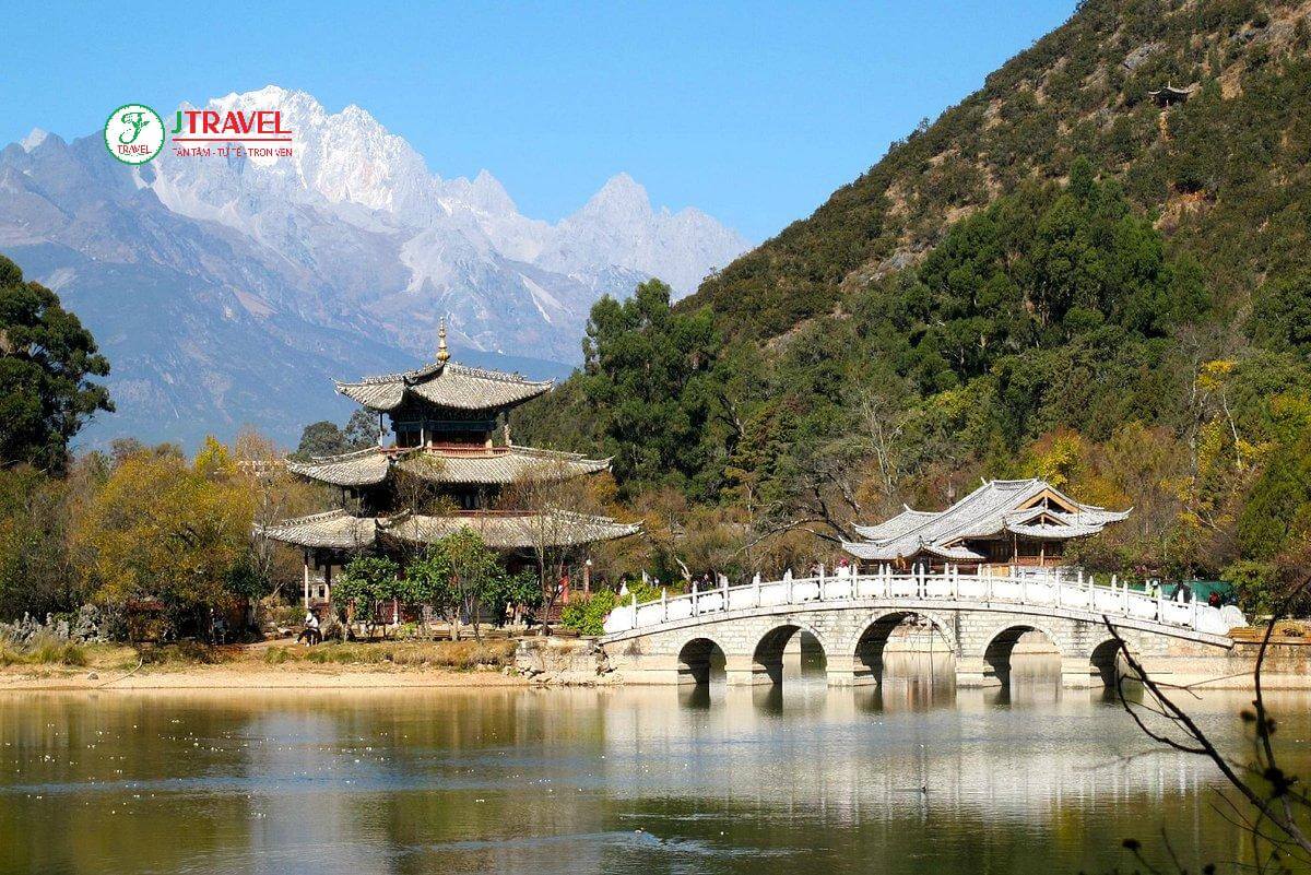 Thời điểm lý tưởng để ghé thăm Công viên Hắc Long Đàm trong ngày
