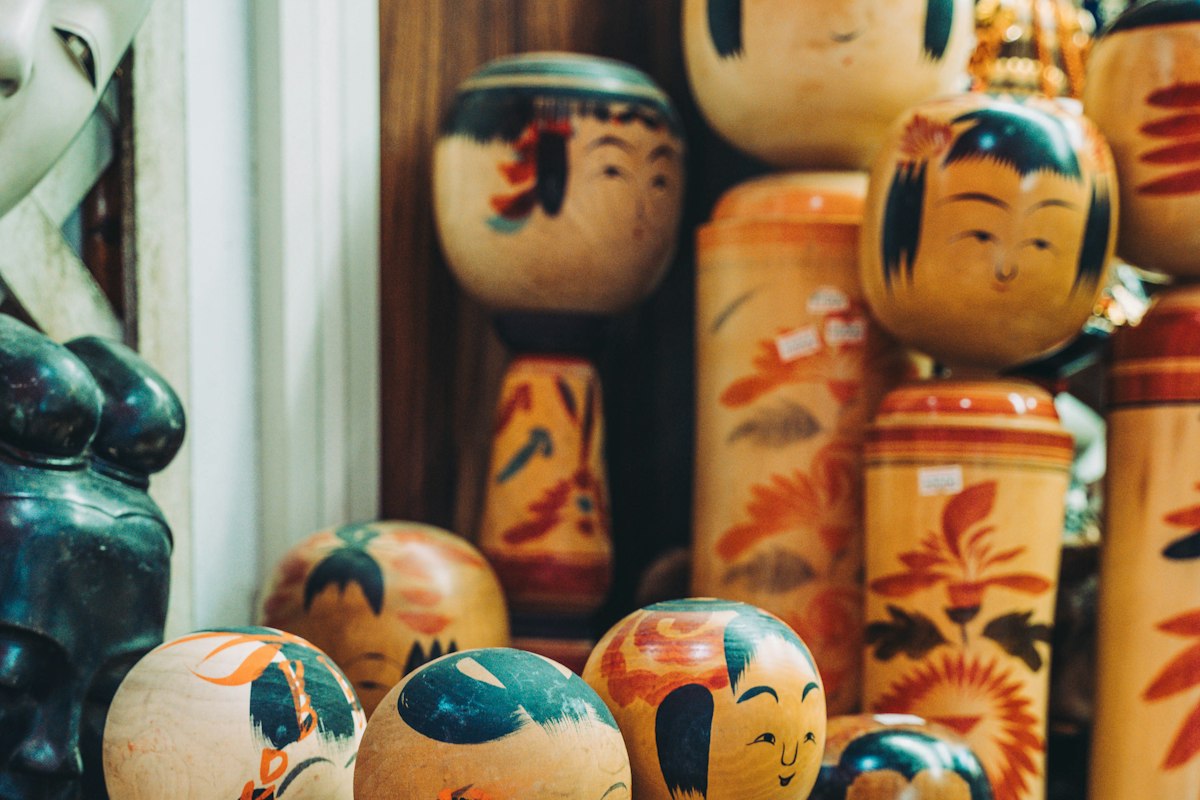 Búp bê gỗ kokeshi truyền thống Nhật Bản