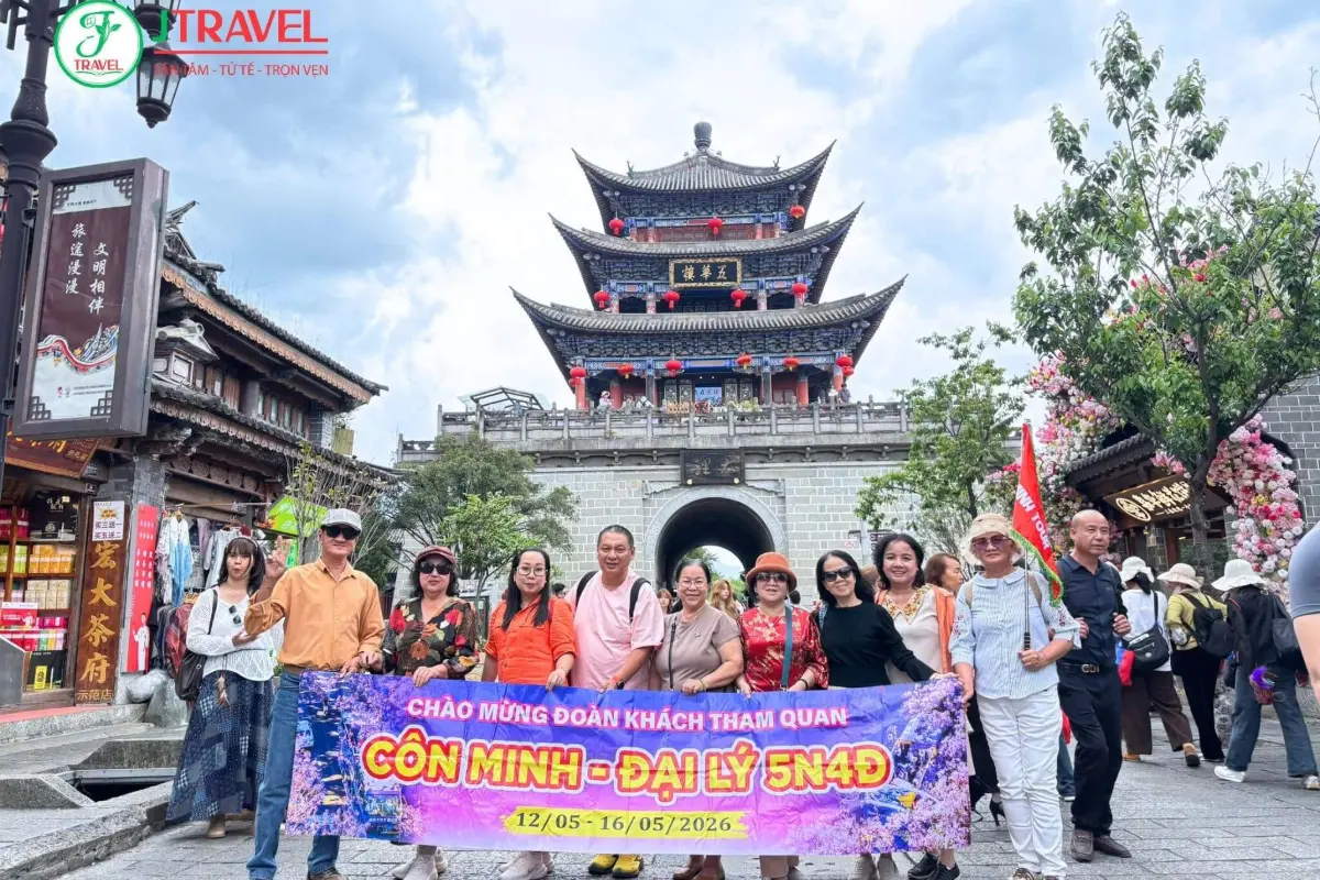 Check-in lầu Ngũ Hoa trong thành cổ Đại Lý
