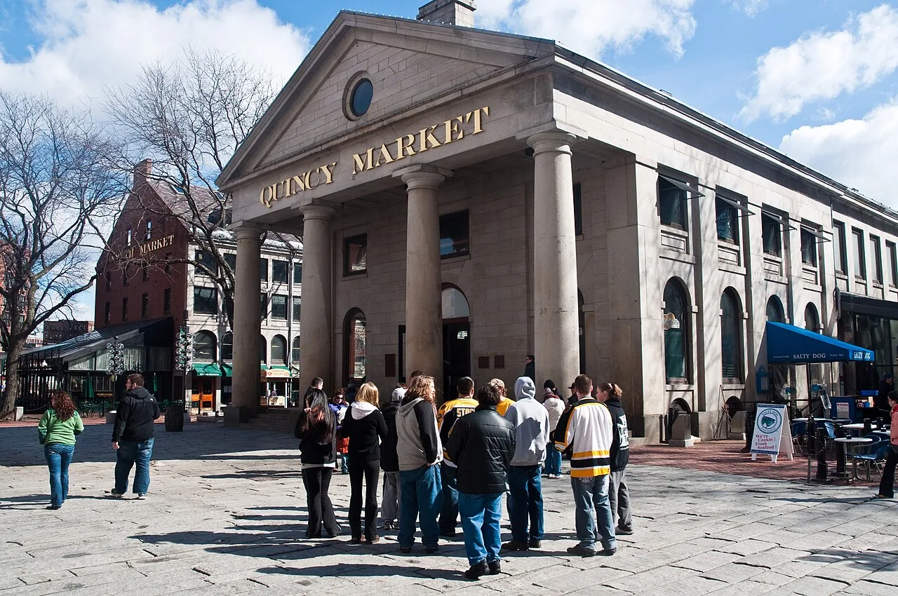 Chợ Quincy Market Boston, nơi ăn trưa tôm hùm