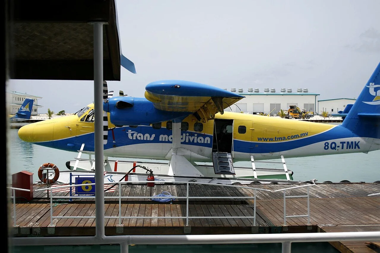 Thủy phi cơ cập bến nổi ở Maldives