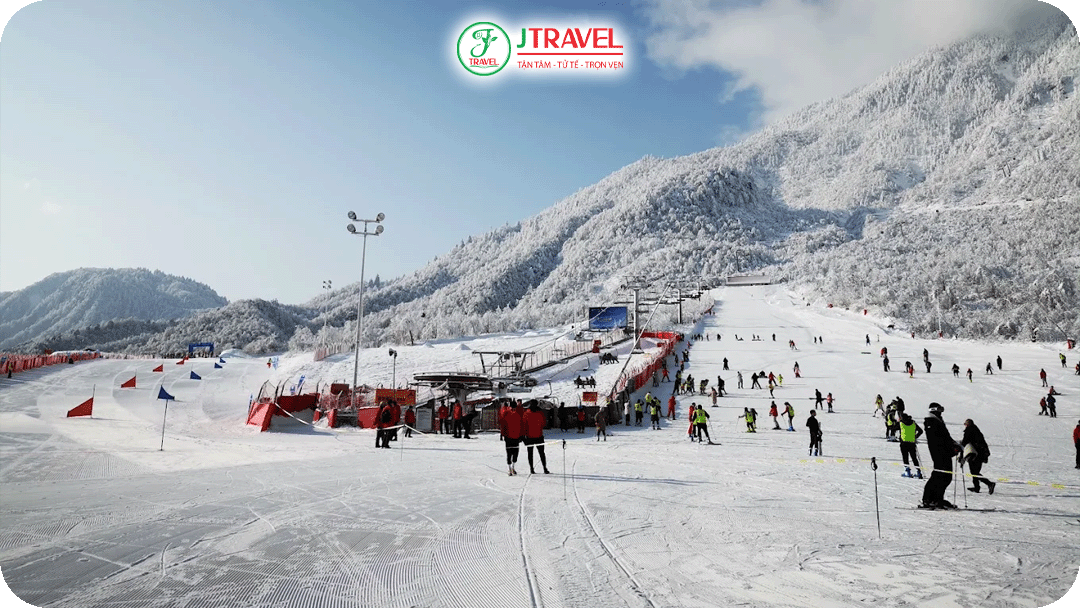 Xiling Snow Mountain – Trượt tuyết giữa mây trời Tứ Xuyên