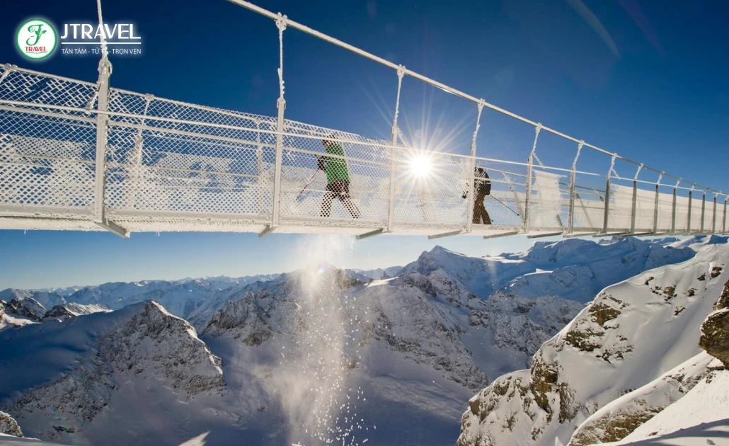 Cầu treo Titlis Cliff Walk 