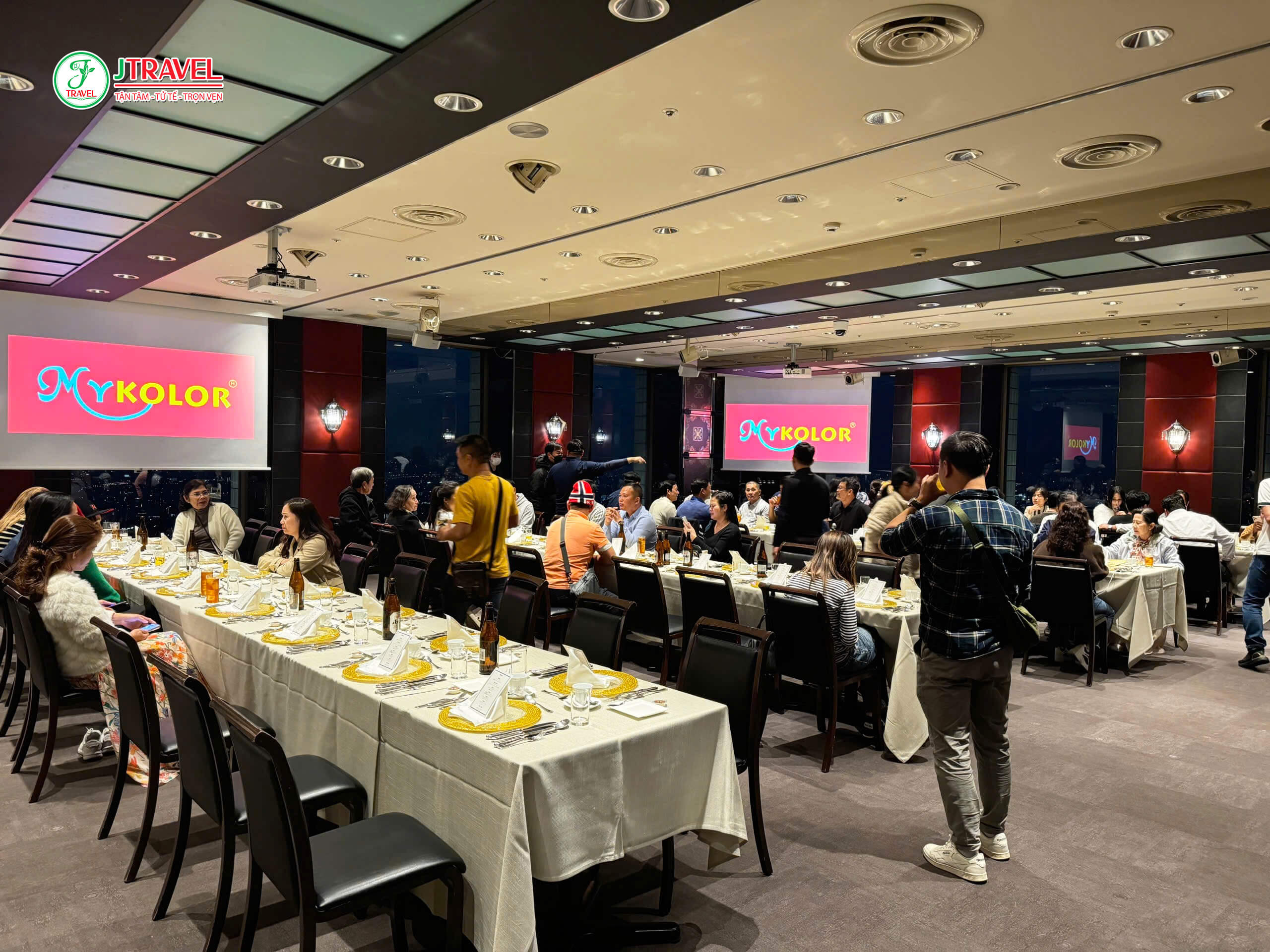 J Travel tổ chức Gala Dinner cho khách đoàn ở Nhật Bản
