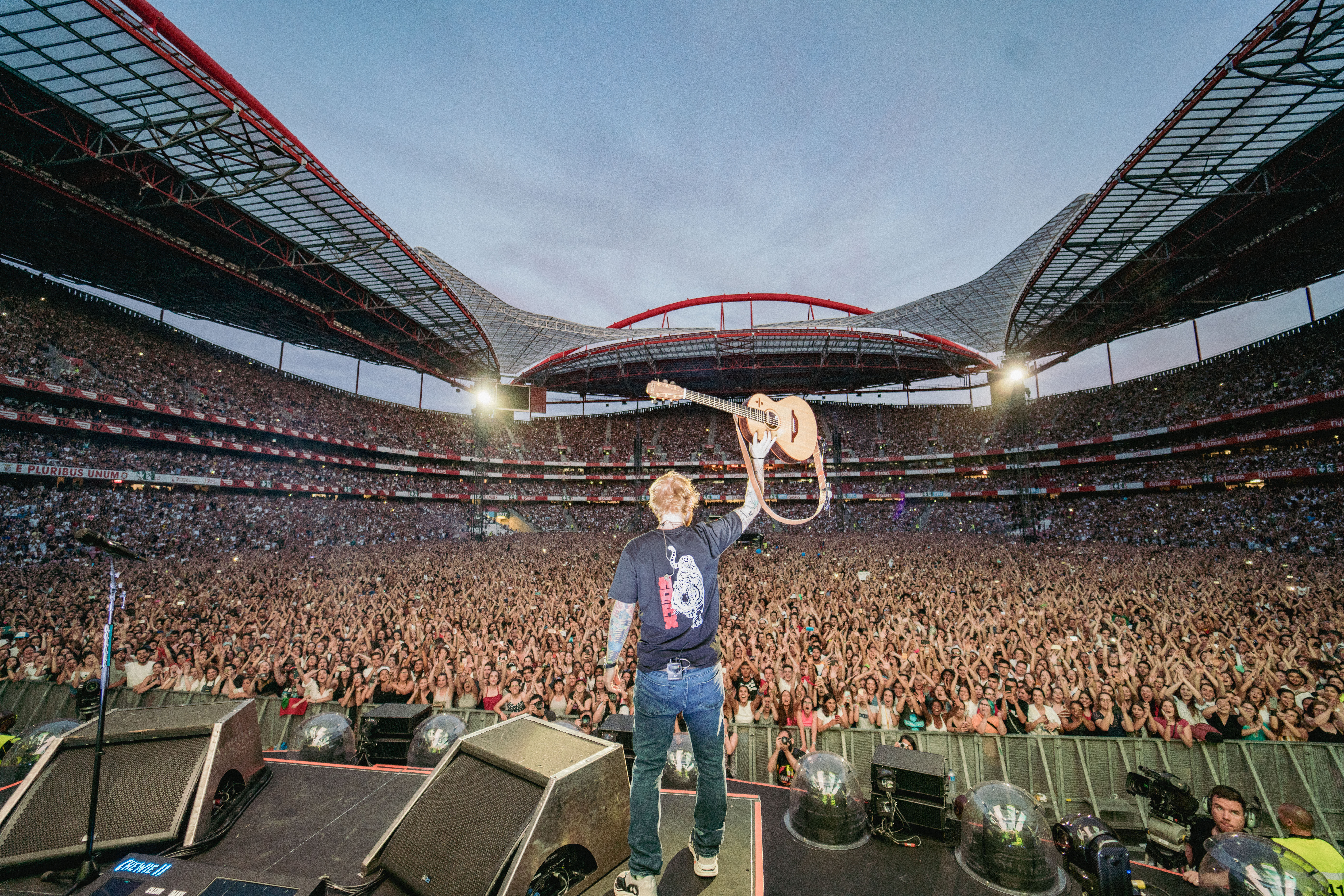 Tour âm nhạc "The Mathematics" của Ed Sheeran diễn ra tại  Principality Stadium  