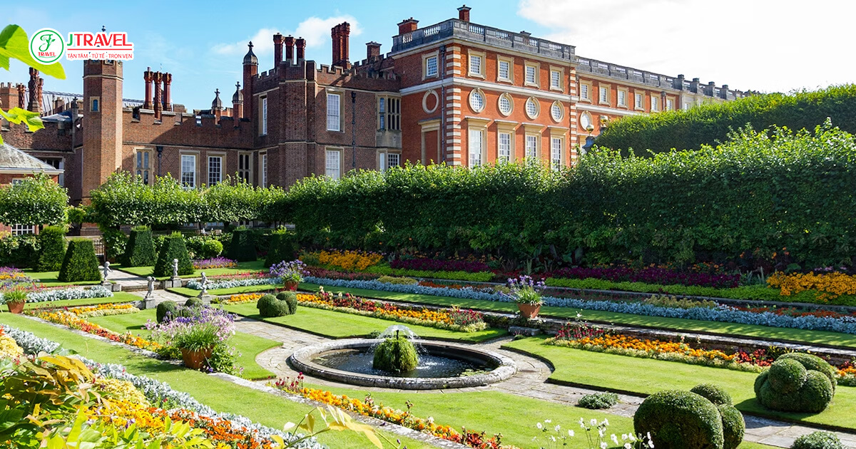 Công viên rộng lớn của Vườn Kensington có nhiều điểm tham quan độc đáo