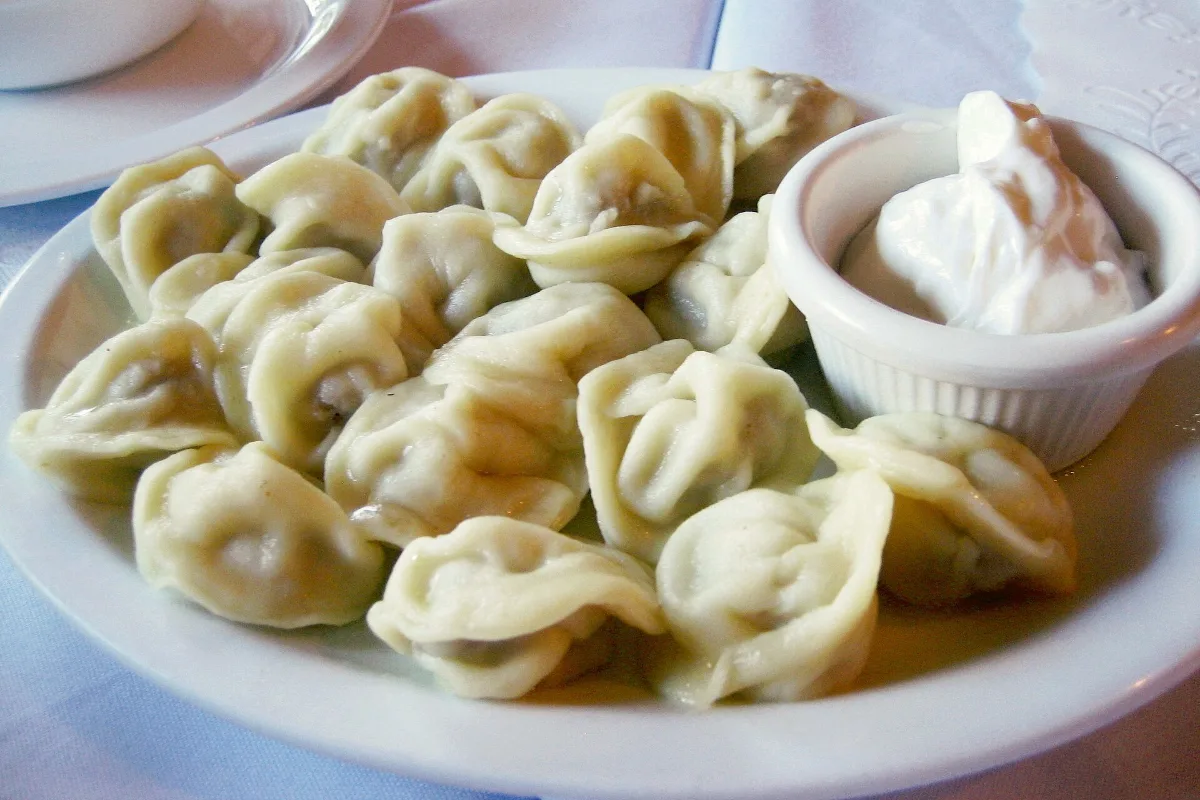 Bánh pelmeni – món bánh bao nhân thịt truyền thống của Nga