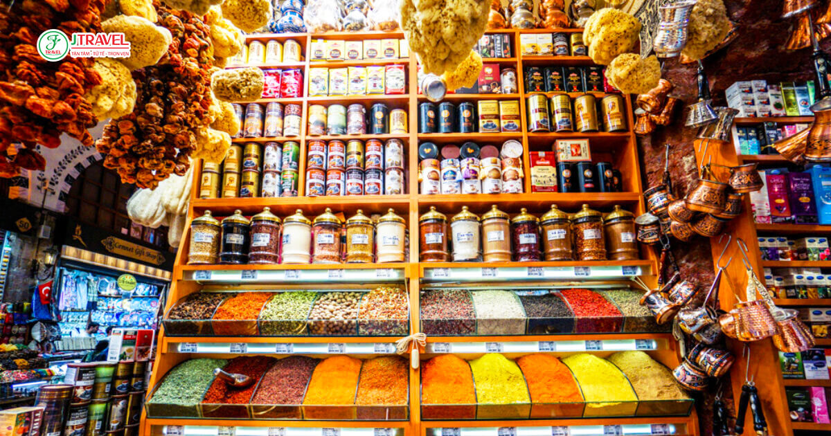Gia vị và trà thảo mộc tại Grand Bazaar